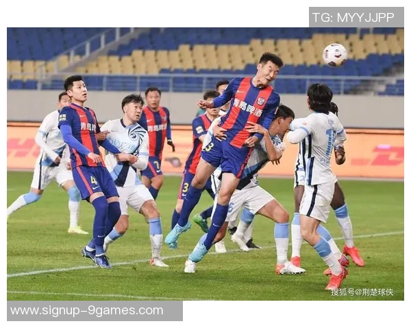 莫斯科火队与乌拉尔队的激烈对决展现足球魅力与团队精神